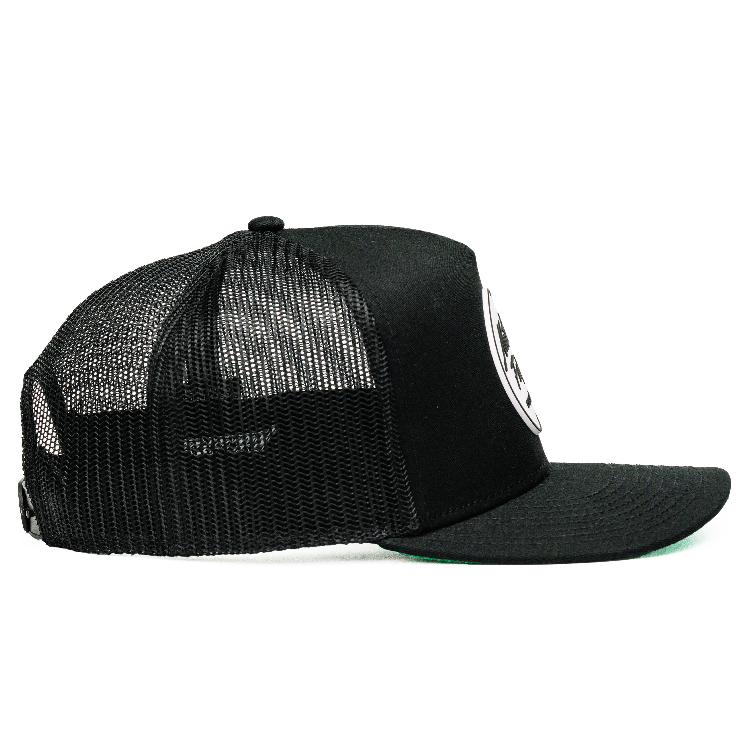 Pioneer | Casual | Black & White